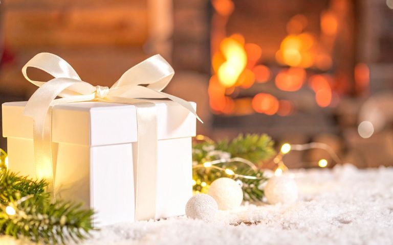 How to Lower Your Holiday Spending and Stay on Budget 