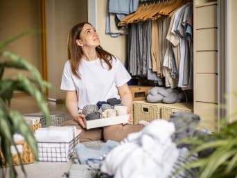 Bedroom declutter (with FREE bedroom Checklist)